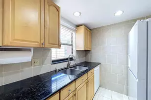 2750 E Bay Dr, Largo, FL 33771 - Photo 7