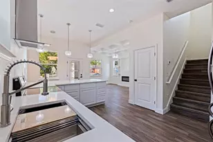 802 18th St S, Saint Petersburg, FL 33712 - Photo 9