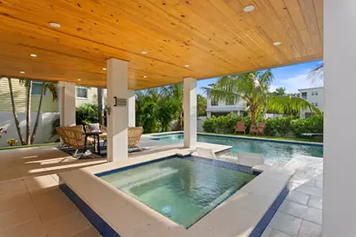 2203 Avenue B, Bradenton Beach, FL 34217 - Photo 5