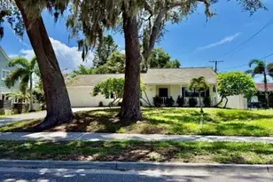 217 S Spring Blvd, Tarpon Springs, FL 34689 - Photo 1