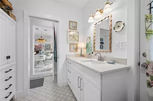 560 79th St S, Saint Petersburg, FL 33707 - Photo 23
