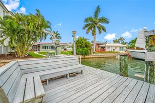 560 79th St S, Saint Petersburg, FL 33707 - Photo 47