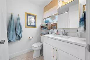 560 79th St S, Saint Petersburg, FL 33707 - Photo 33