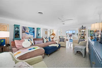 560 79th Street S, Saint Petersburg, FL 33707 - Photo 5