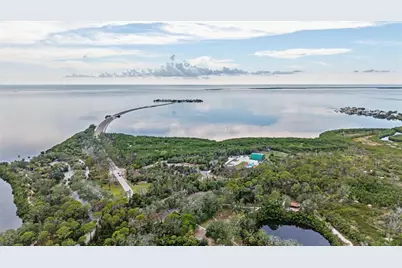 704 Bayshore Drive, Tarpon Springs, FL 34689 - Photo 67