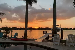 704 Bayshore Dr, Tarpon Springs, FL 34689 - Photo 53