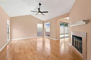 10836 Venice Cir, Tampa, FL 33635 - Photo 7