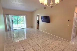 7249 Parkside Villas Dr N, Saint Petersburg, FL 33709 - Photo 5