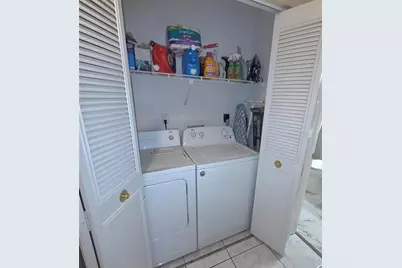 7249 Parkside Villas Drive N, Saint Petersburg, FL 33709 - Photo 23