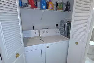 7249 Parkside Villas Dr N, Saint Petersburg, FL 33709 - Photo 23