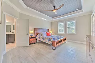 911 Seagrape Dr, Ruskin, FL 33570 - Photo 17