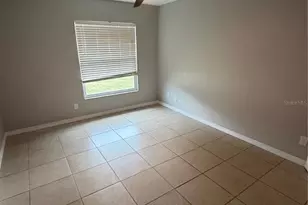 11510 Valencia Dr, Seffner, FL 33584 - Photo 7