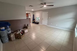 11510 Valencia Dr, Seffner, FL 33584 - Photo 5