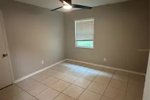11510 Valencia Dr, Seffner, FL 33584 - Photo 9