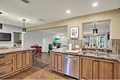 302 Belle Terre Avenue, Temple Terrace, FL 33617 - Photo 11