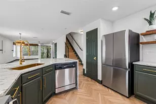 504 Wheaton Trent Pl, Tampa, FL 33619 - Photo 9