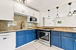 2002 E Hamilton Ave, Tampa, FL 33610 - Photo 9