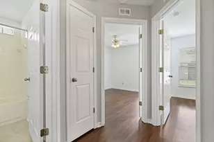 7408 Oxford Garden Cir, Apollo Beach, FL 33572 - Photo 17