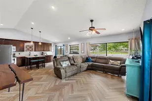 10318 Rosemount Dr, Tampa, FL 33624 - Photo 5