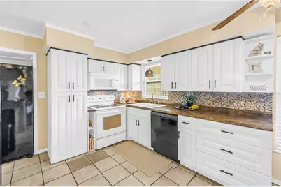 7999 Ridge Road, Seminole, FL 33772 - Photo 5