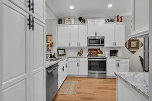 4952 Sandy Glen Way, Wimauma, FL 33598 - Photo 7