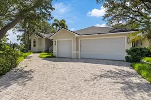 2706 Skimmer Point Dr S, Gulfport, FL 33707 - Photo 5