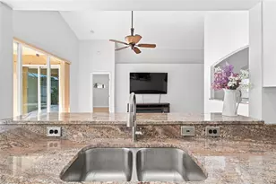 6637 Thackston Dr, Riverview, FL 33578 - Photo 13