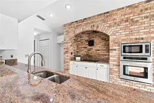 6637 Thackston Dr, Riverview, FL 33578 - Photo 9