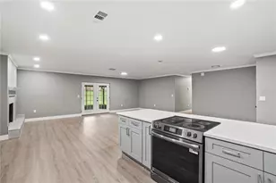 1901 Lakeview Dr, Brandon, FL 33511 - Photo 11