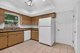 3832 Parkside Dr, Valrico, FL 33594 - Photo 17