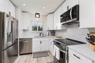 4595 Chancellor St NE, Saint Petersburg, FL 33703 - Photo 3