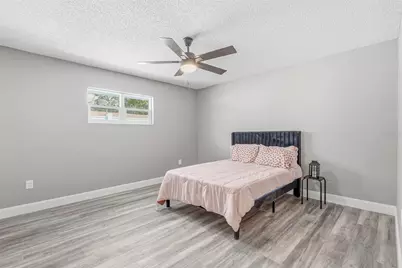 1811 49th Street N, Saint Petersburg, FL 33710 - Photo 25