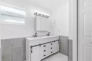 1811 49th Street N, Saint Petersburg, FL 33710 - Photo 23