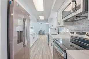 1811 49th Street N, Saint Petersburg, FL 33710 - Photo 3