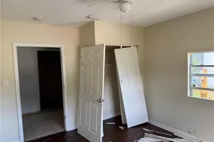 912 Skyview Dr, Brandon, FL 33510 - Photo 17