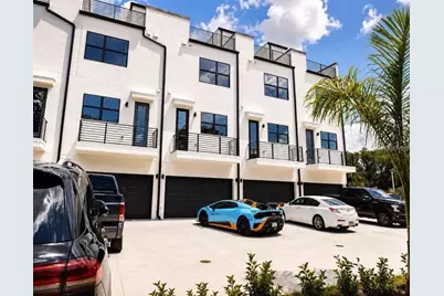 377 13th St N, Saint Petersburg, FL 33705 - Photo 23