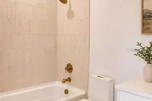377 13th St N, Saint Petersburg, FL 33705 - Photo 21