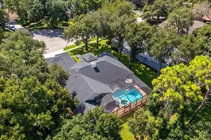 5603 Eagleglen Pl, Lithia, FL 33547 - Photo 5