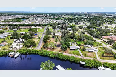 409 1st Avenue NW, Ruskin, FL 33570 - Photo 23