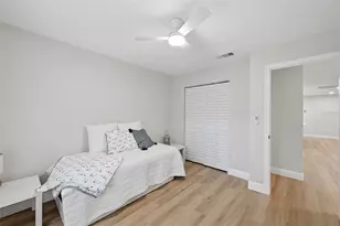 817 Ambassador Loop, Tampa, FL 33613 - Photo 17