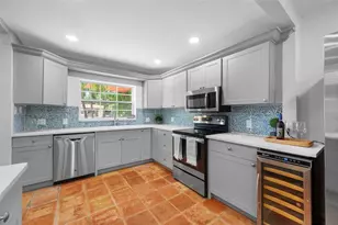 1211 Russell Dr N, Saint Petersburg, FL 33710 - Photo 3