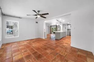 1211 Russell Dr N, Saint Petersburg, FL 33710 - Photo 17