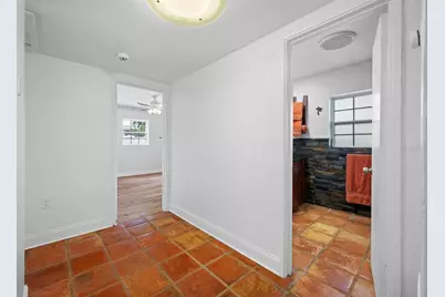 1211 Russell Drive N, Saint Petersburg, FL 33710 - Photo 19