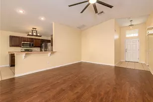 37154 Highland Bluff Cir, Dade City, FL 33523 - Photo 9