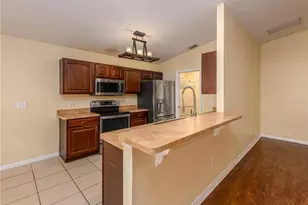 37154 Highland Bluff Cir, Dade City, FL 33523 - Photo 13