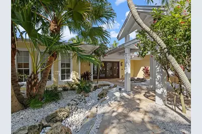 1828 Venetian Point Drive, Clearwater, FL 33755 - Photo 3