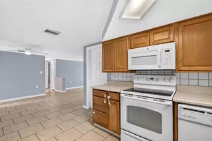 9831 Rainbow Ln, Port Richey, FL 34668 - Photo 9