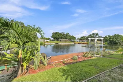 10681 Seminole Forest Street E, Seminole, FL 33778 - Photo 33
