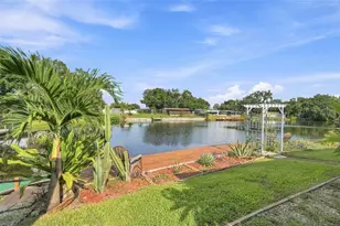 10681 Seminole Forest St E, Seminole, FL 33778 - Photo 33