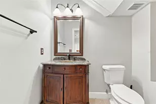 133 Valencia Cir, Saint Petersburg, FL 33716 - Photo 35